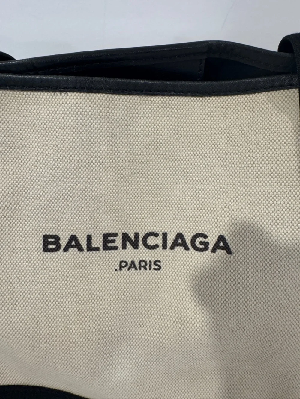 Valencia’s Medium Cabas Tote bag - Picture 2 of 9